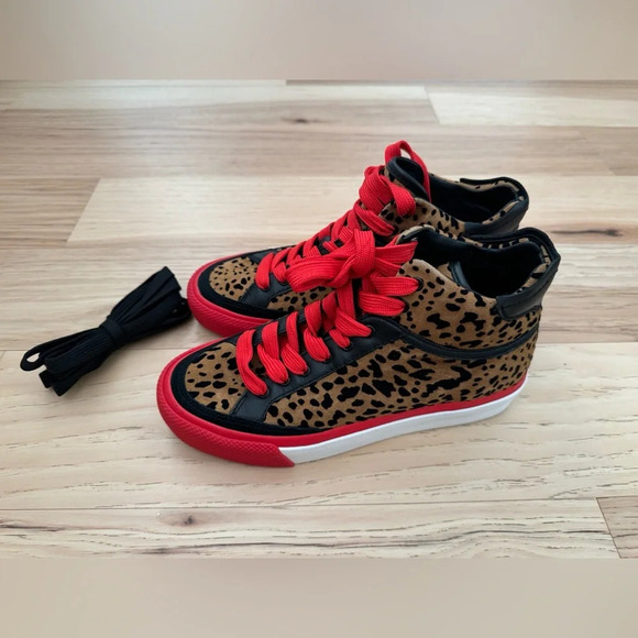 Rag & Bone RB Army High Tops in Tan Cheetah Print |
Size 36.5 US 6.5 New - Picture 2 of 10
